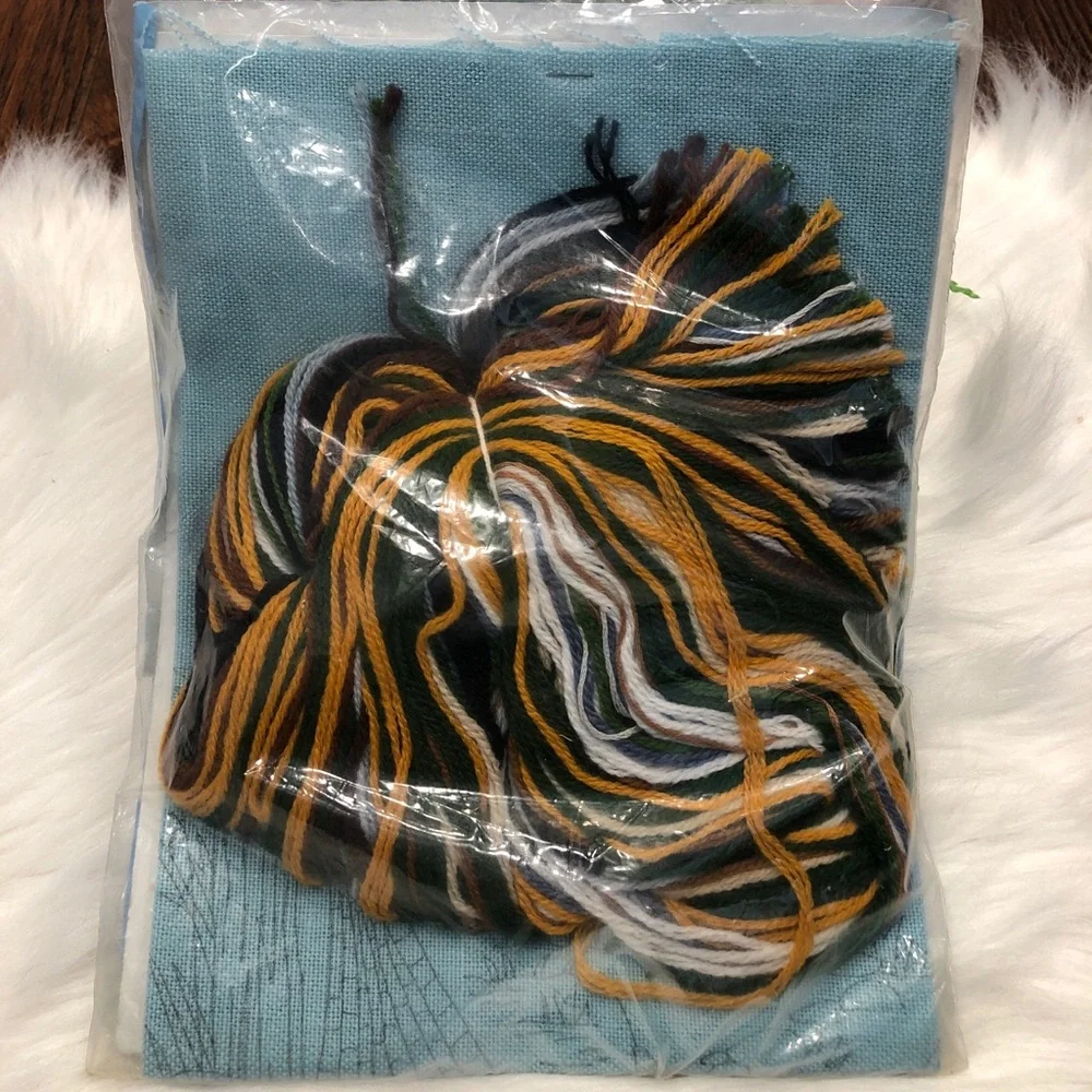 Vintage Crewel Stitchery Kit